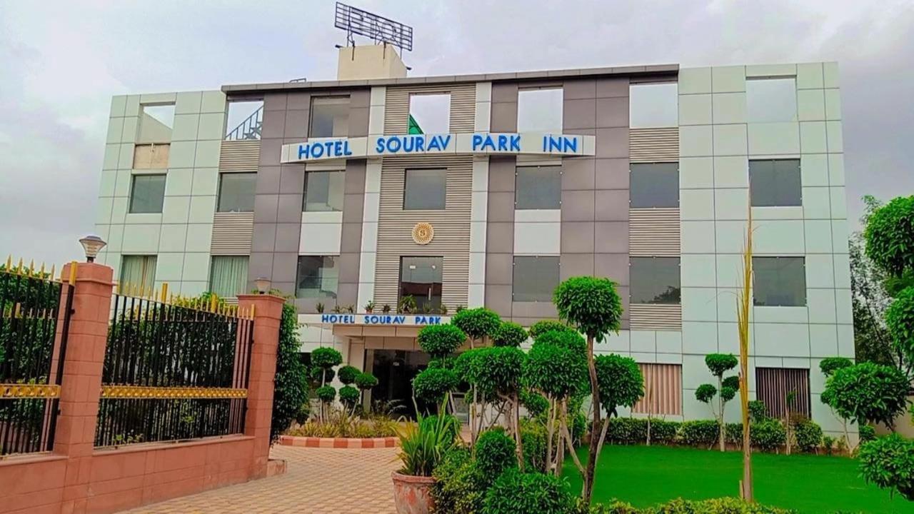 Hotel Sourav Park Inn Agra آغْرا المظهر الخارجي الصورة